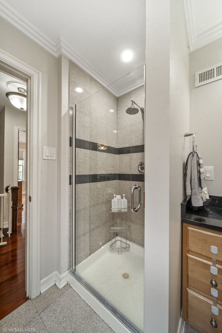 732 S Ashland Avenue Property Photo 21