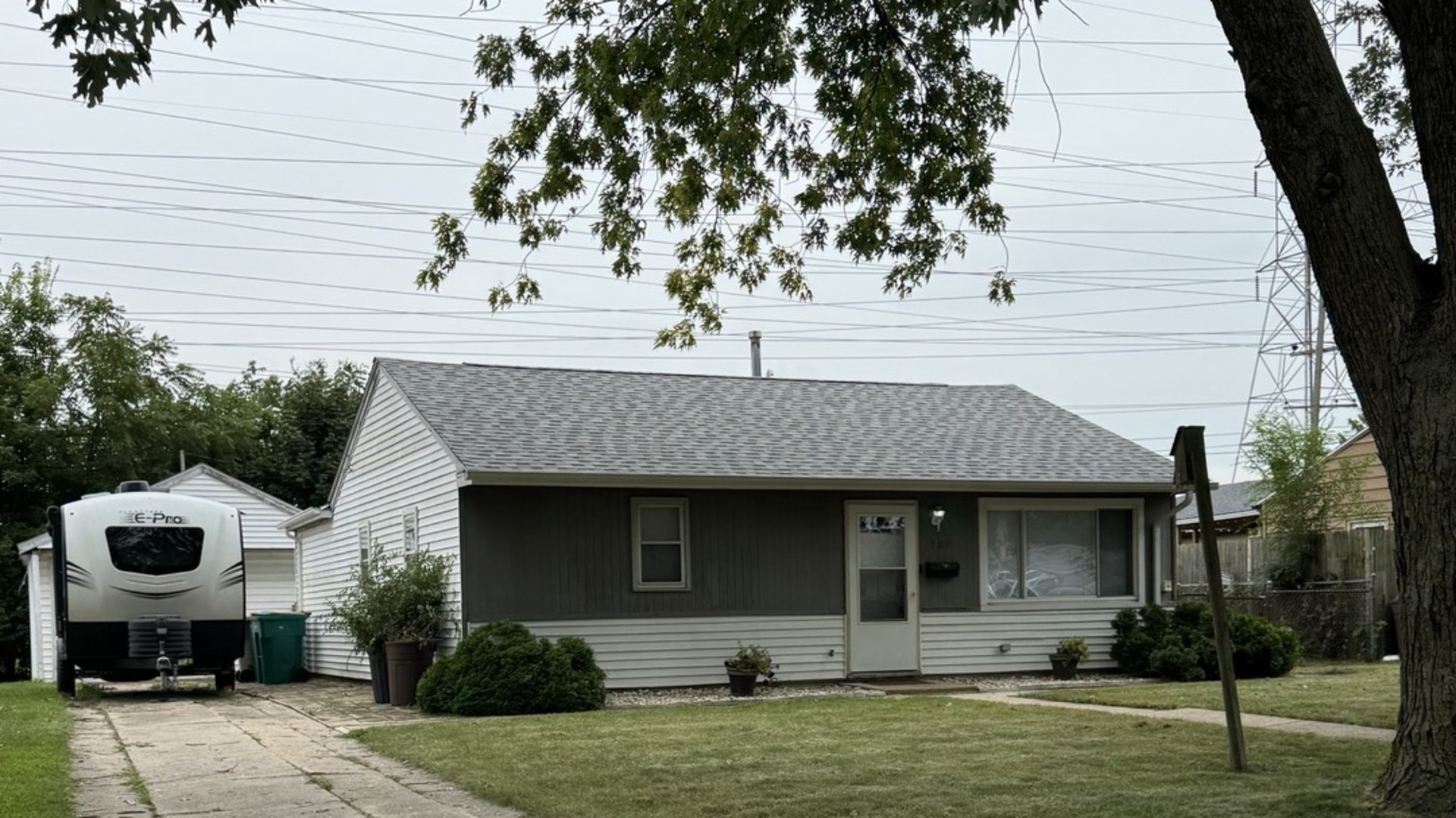 302 Notre Dame Avenue Property Photo 1