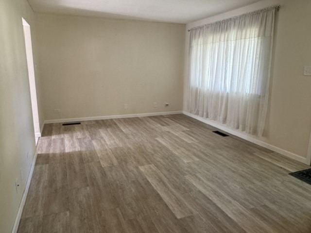 302 Notre Dame Avenue Property Photo 6