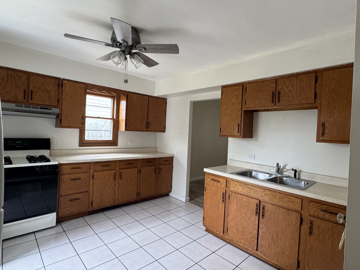 302 Notre Dame Avenue Property Photo 8