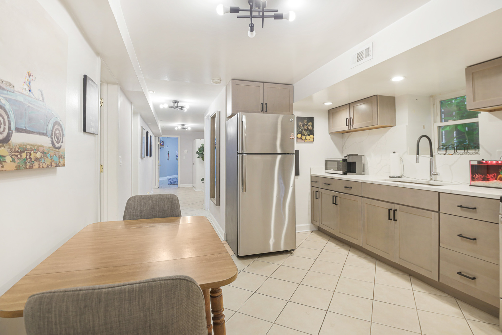 3112 N Davlin Court B Property Photo 6