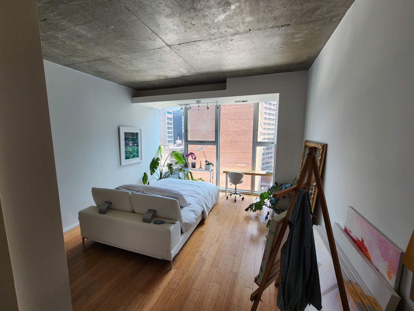 550 N Saint Clair Street 1103 Property Photo 2