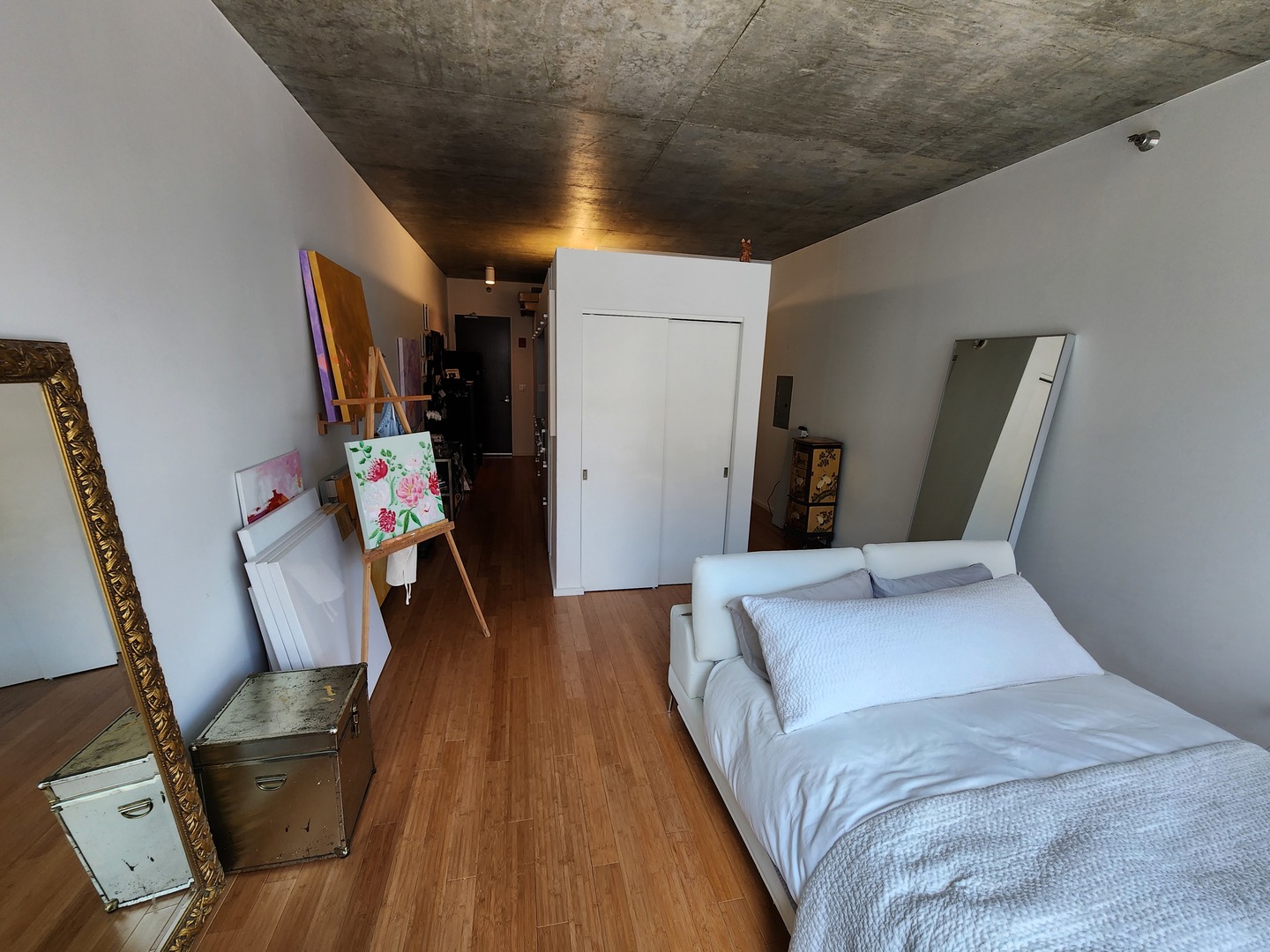 550 N Saint Clair Street 1103 Property Photo 4
