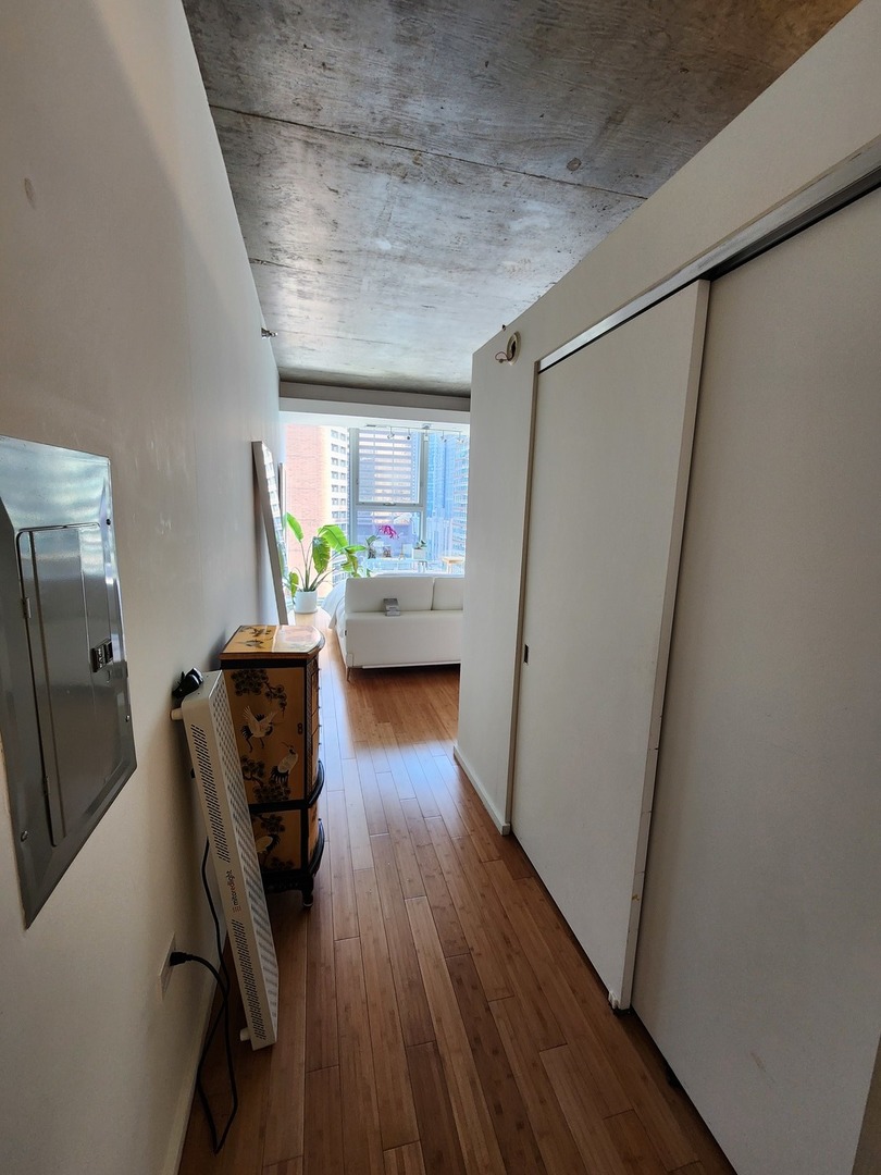 550 N Saint Clair Street 1103 Property Photo 7