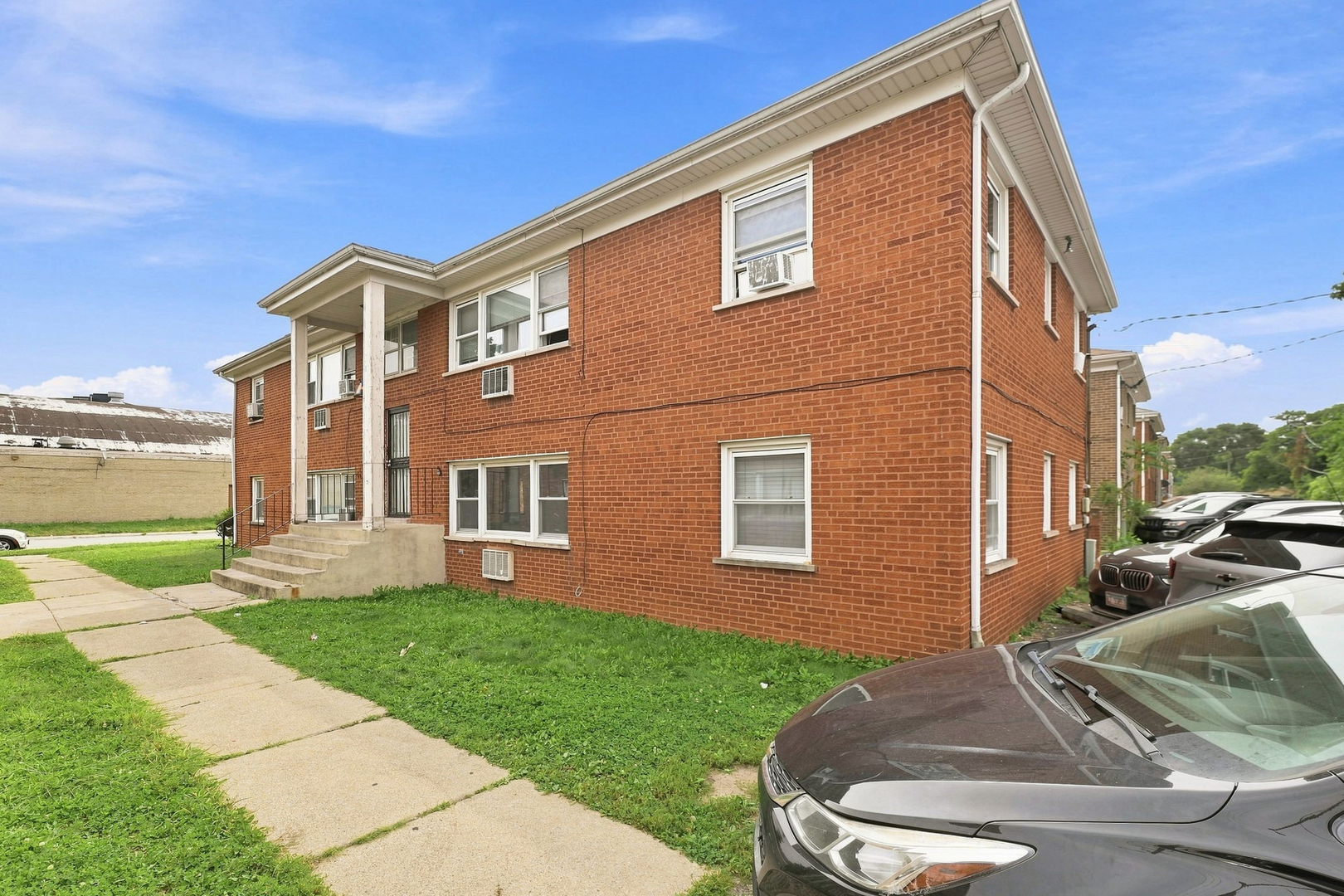 15018 Dorchester Avenue Property Photo 2
