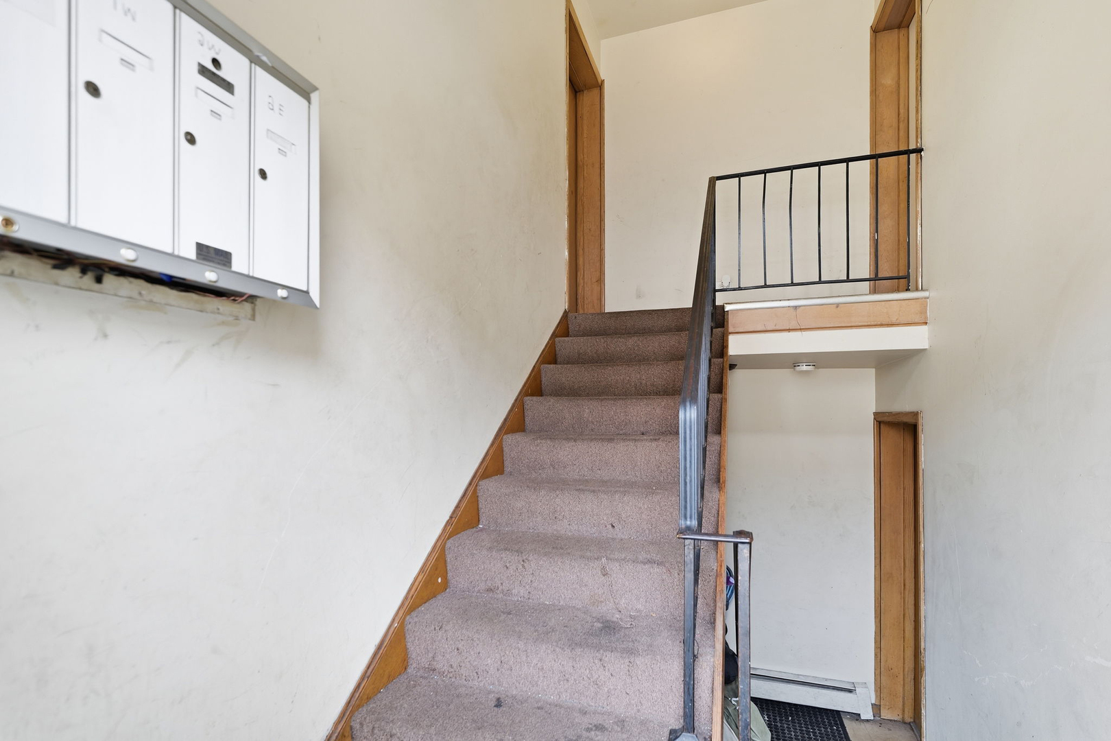 15018 Dorchester Avenue Property Photo 4