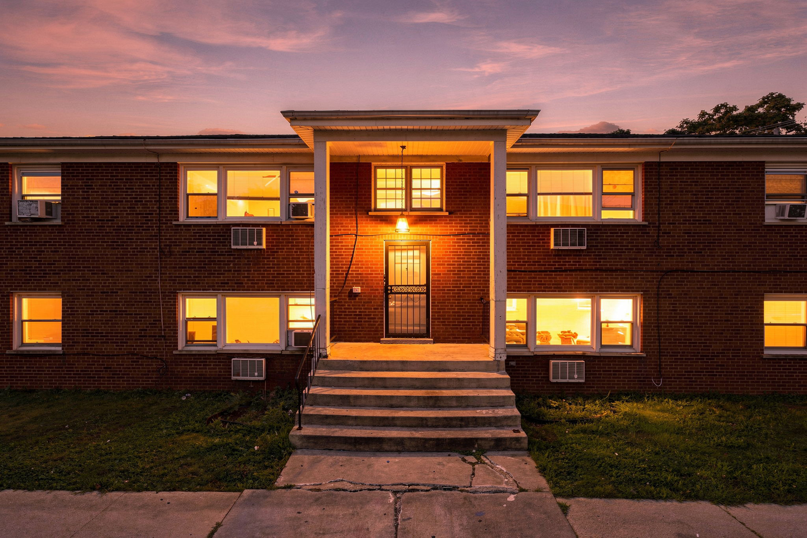 15018 Dorchester Avenue Property Photo 14