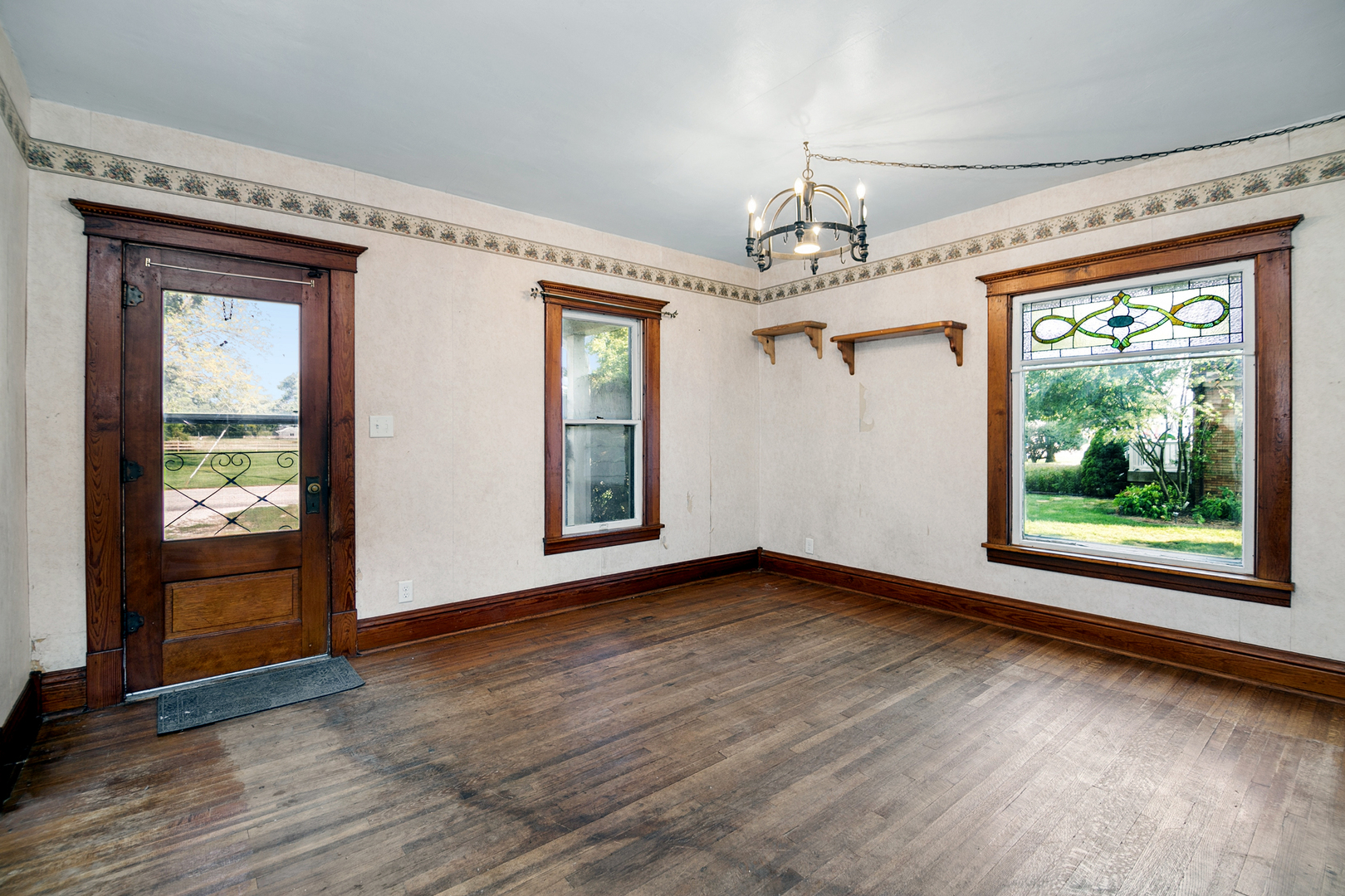 180 Center Property Photo 2