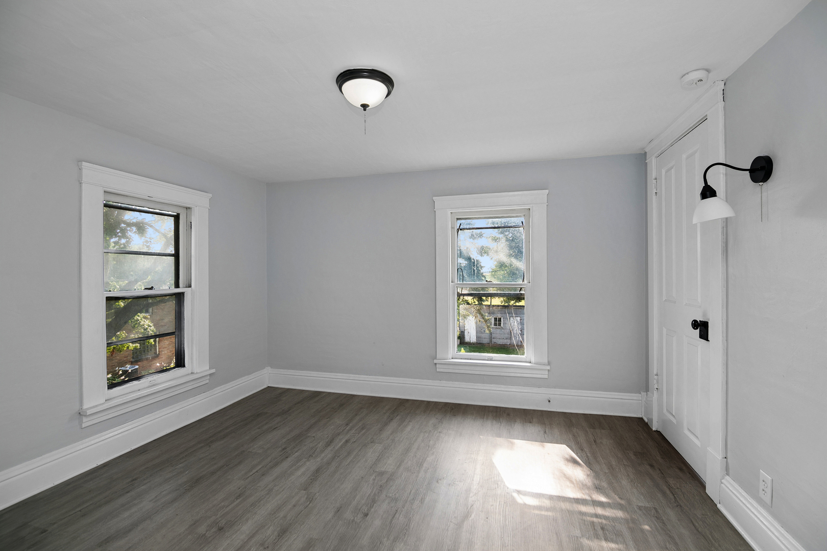 180 Center Property Photo 13