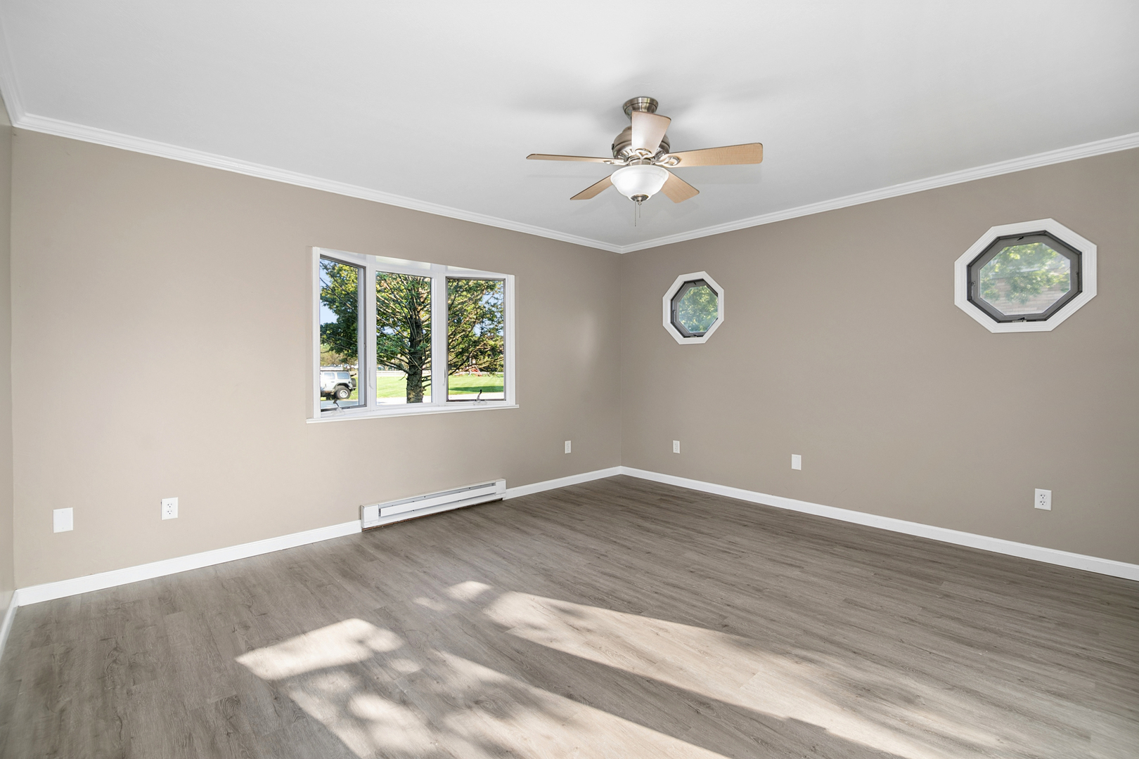 180 Center Property Photo 20