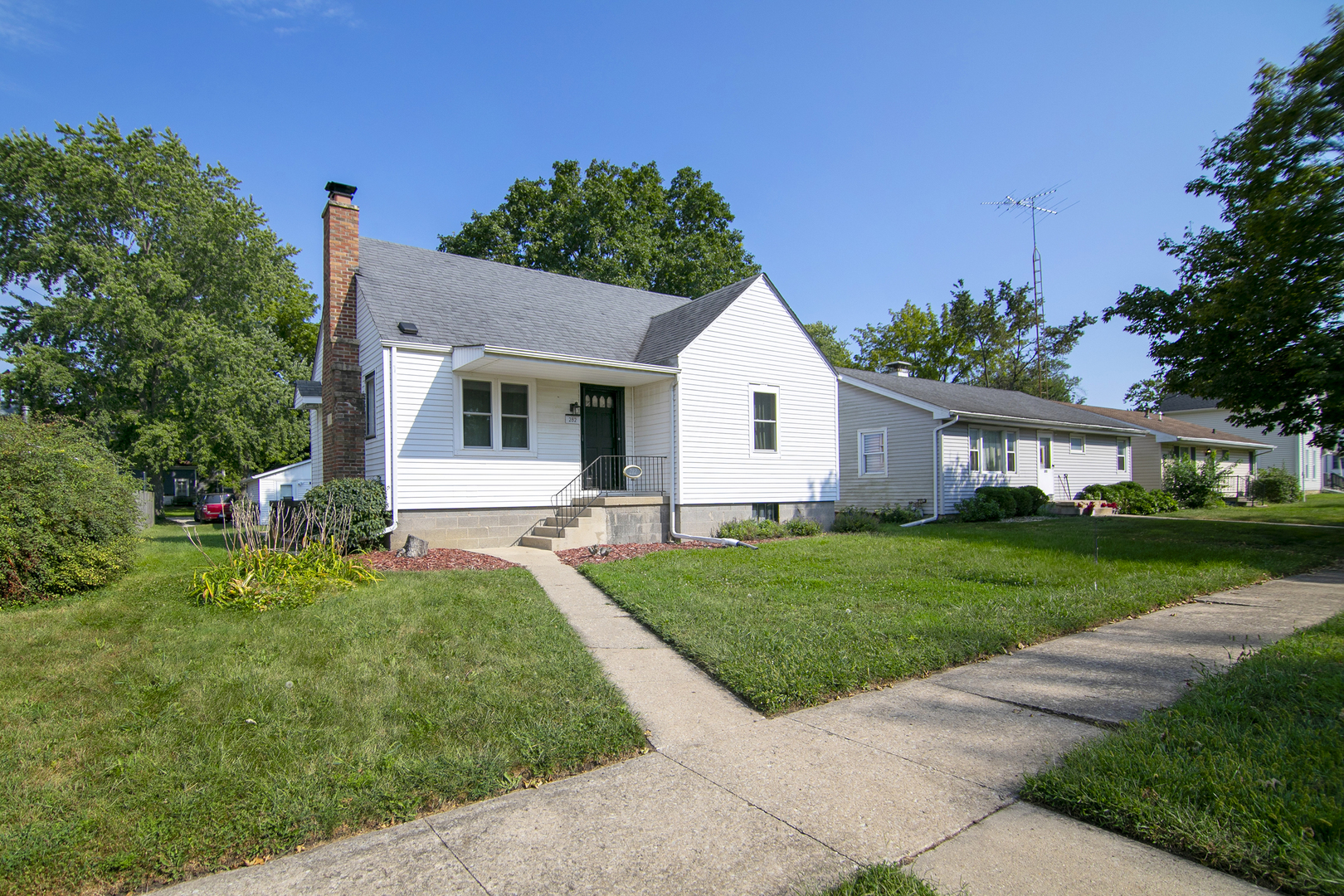282 N Oak Street