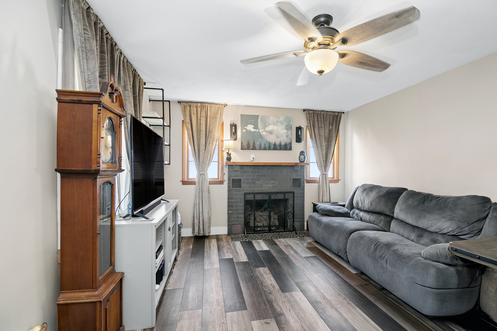 282 N Oak Street Property Photo 8