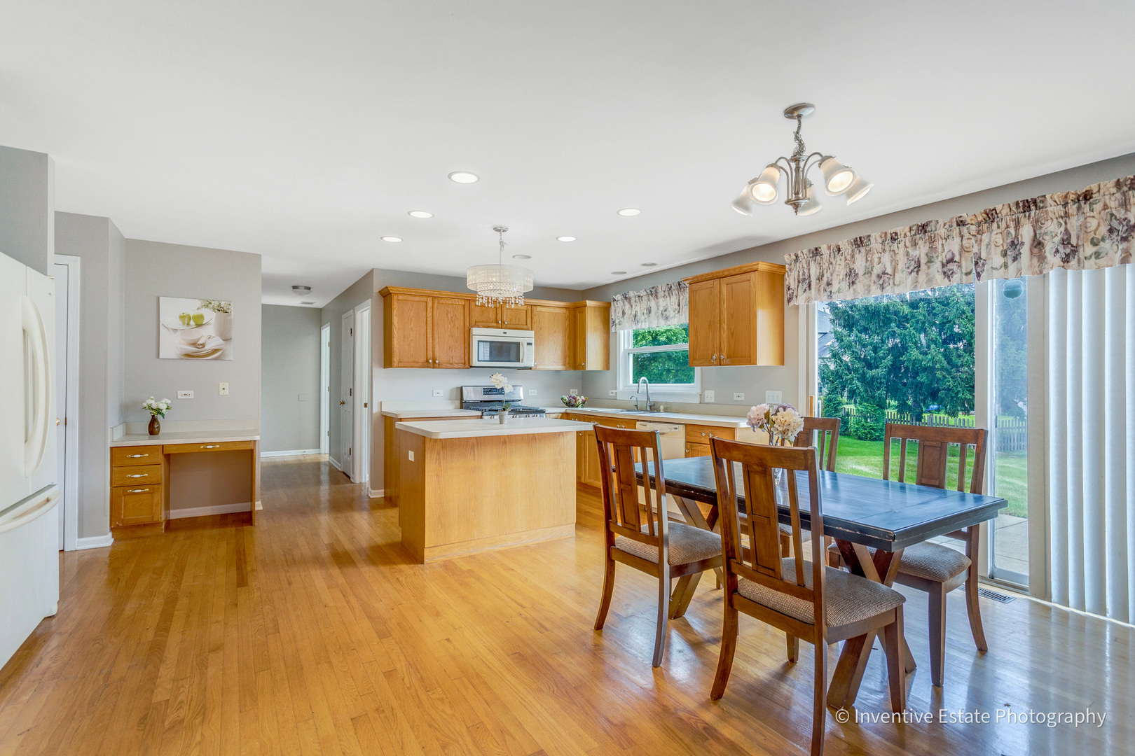 1925 Danube Way Property Photo 12