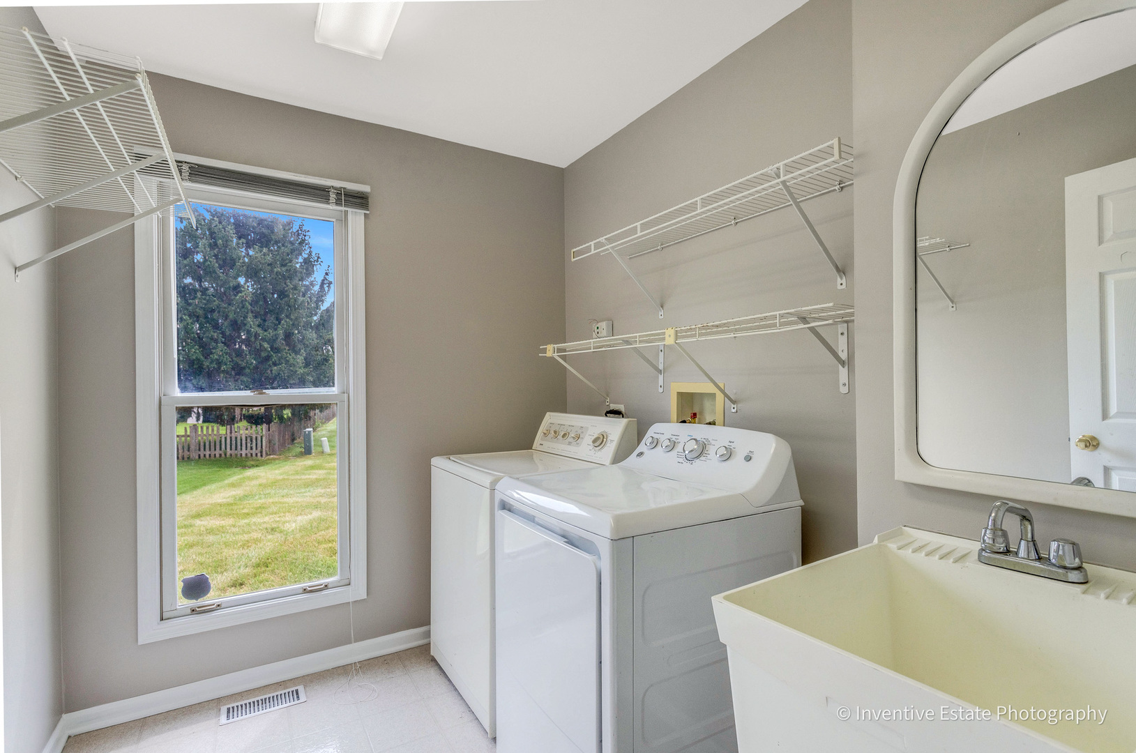 1925 Danube Way Property Photo 15
