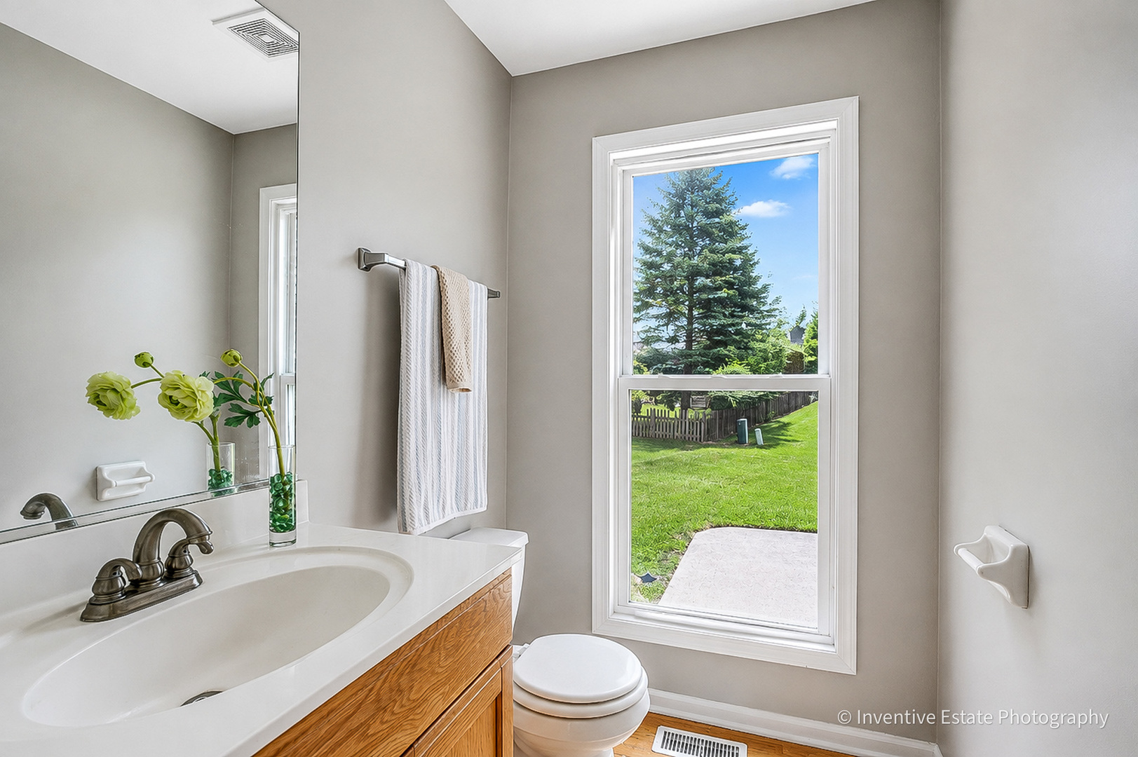 1925 Danube Way Property Photo 16