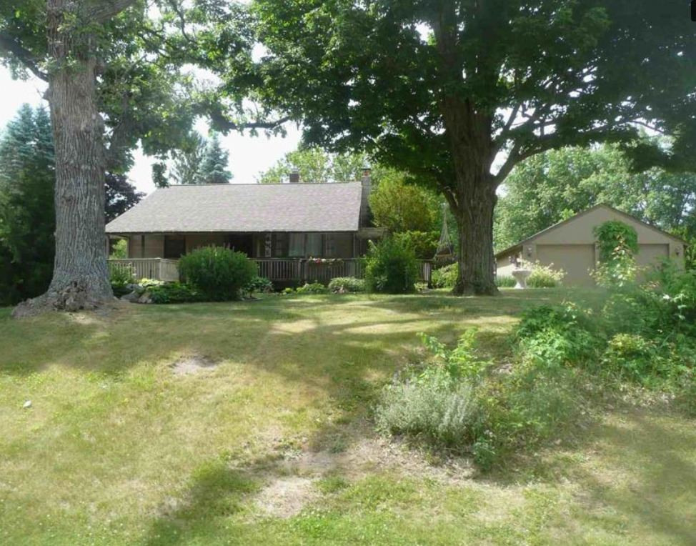 7215 Middle Road Property Photo 1