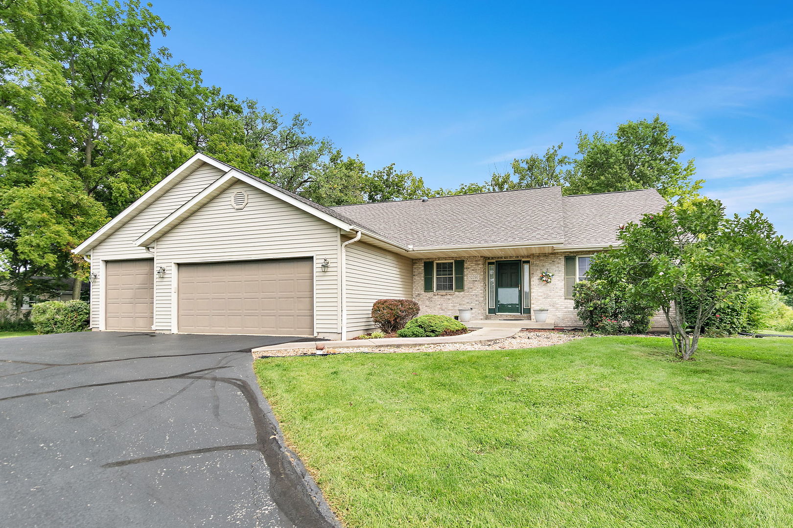 10296 E Kyte Road Property Photo 1
