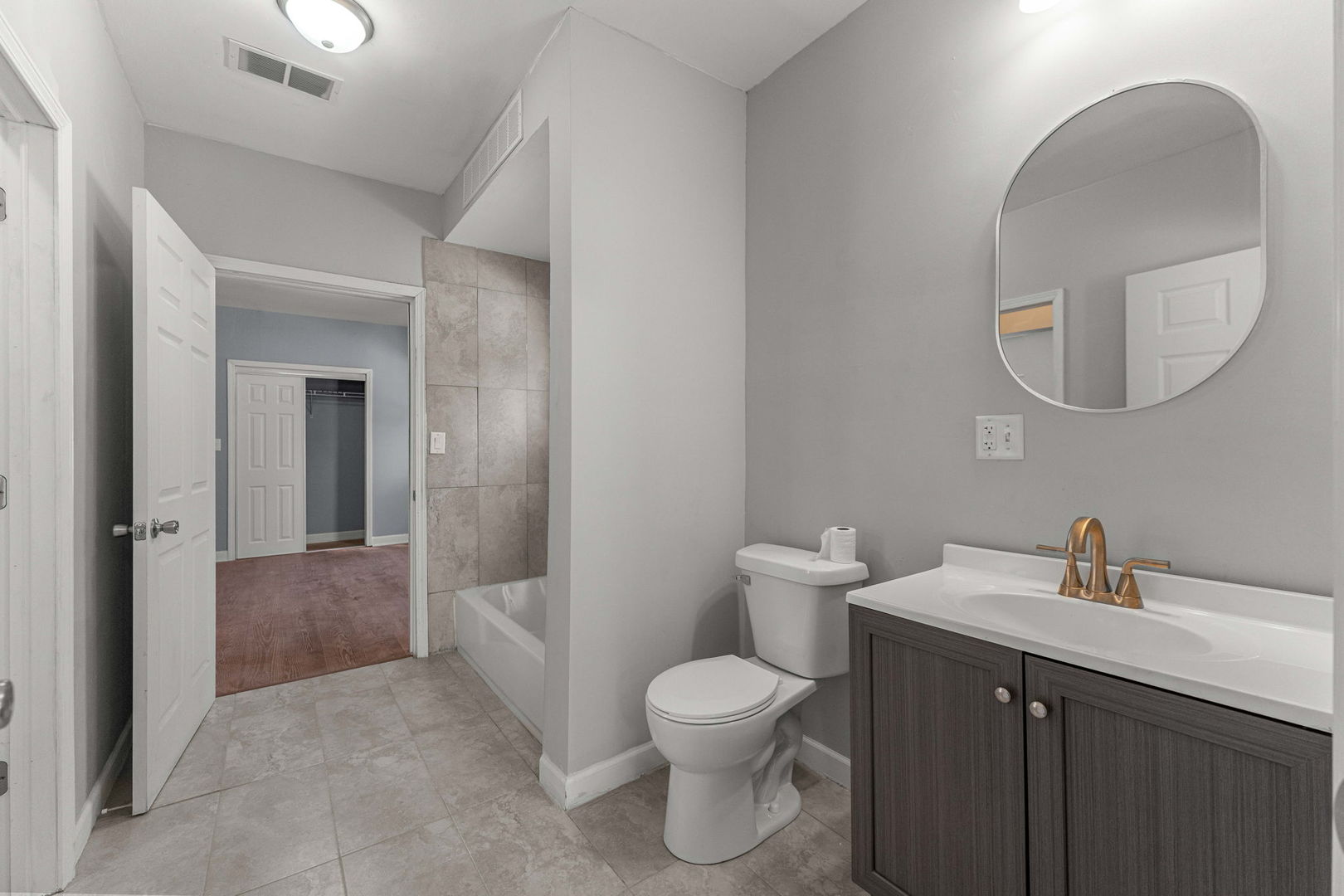 9351 S Throop Street Property Photo 9