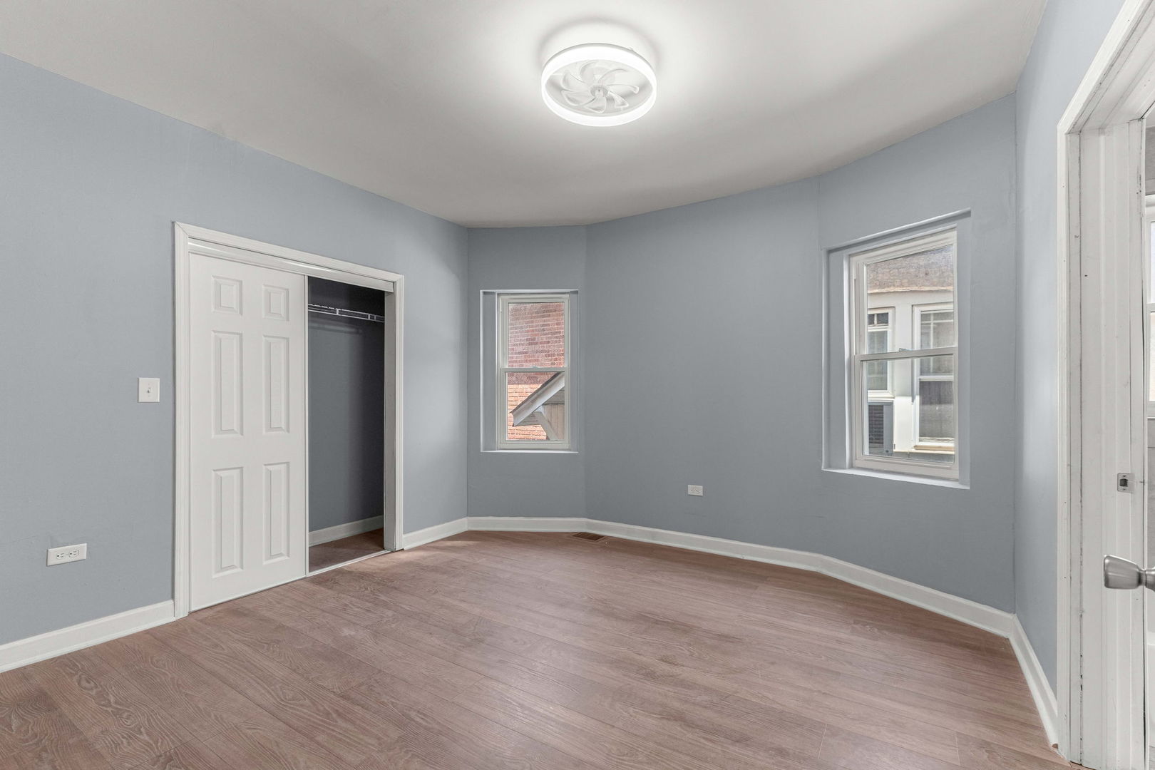 9351 S Throop Street Property Photo 12