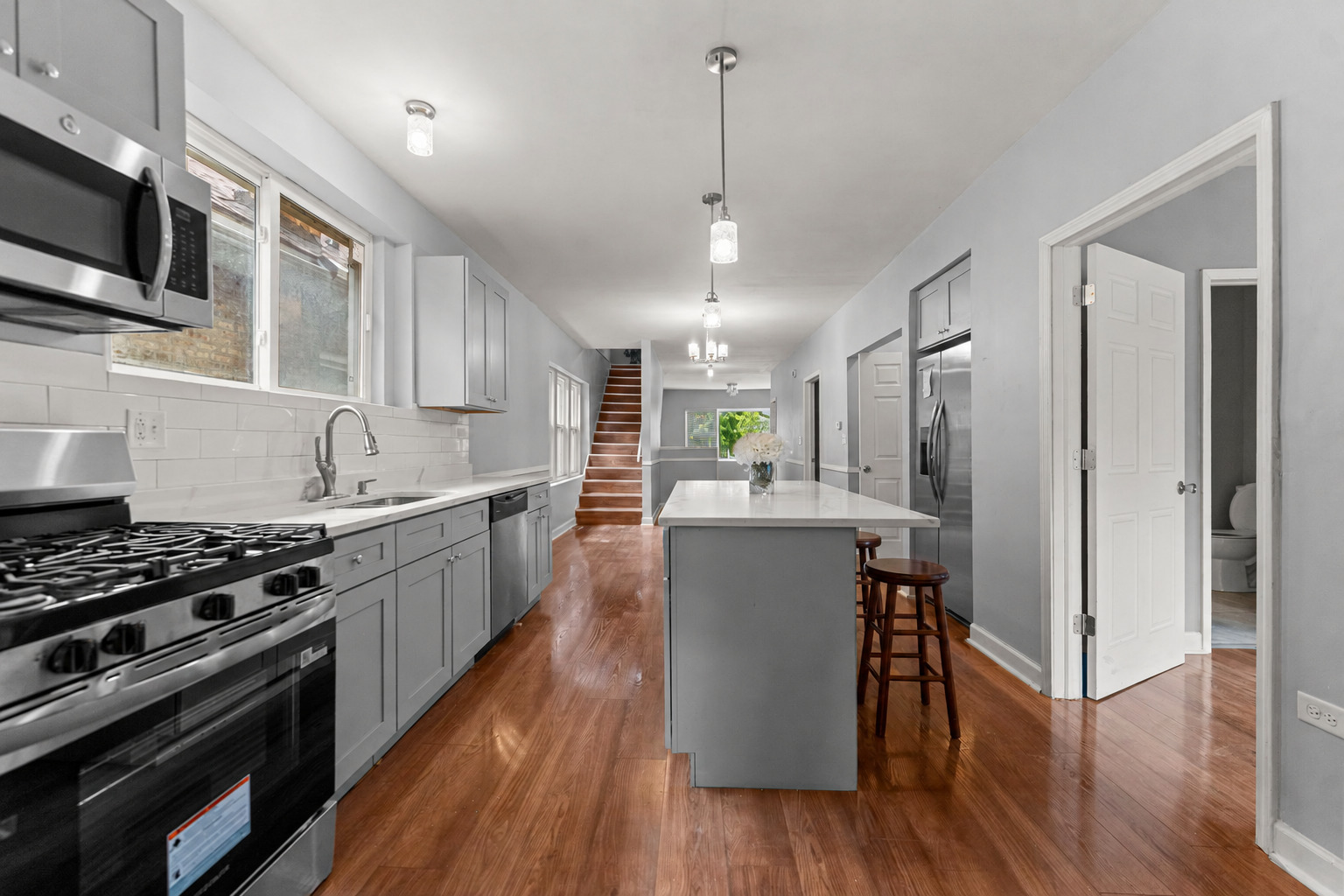 9351 S Throop Street Property Photo 14