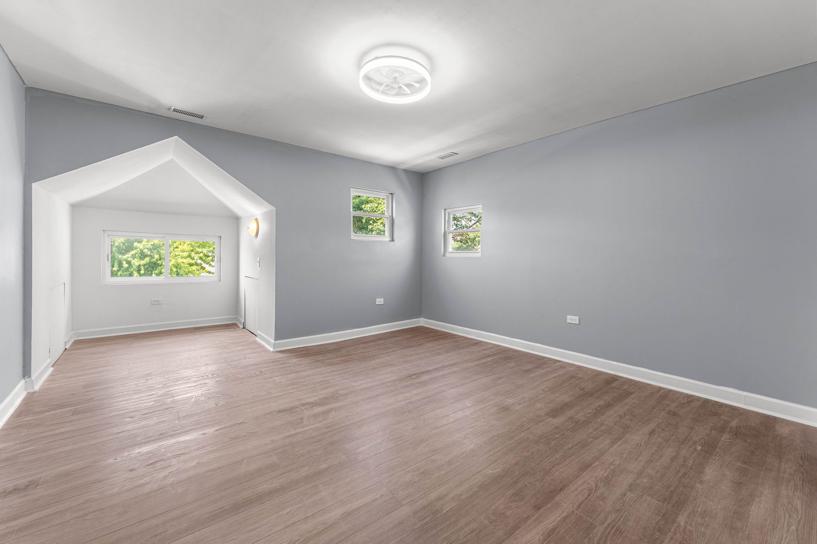 9351 S Throop Street Property Photo 18