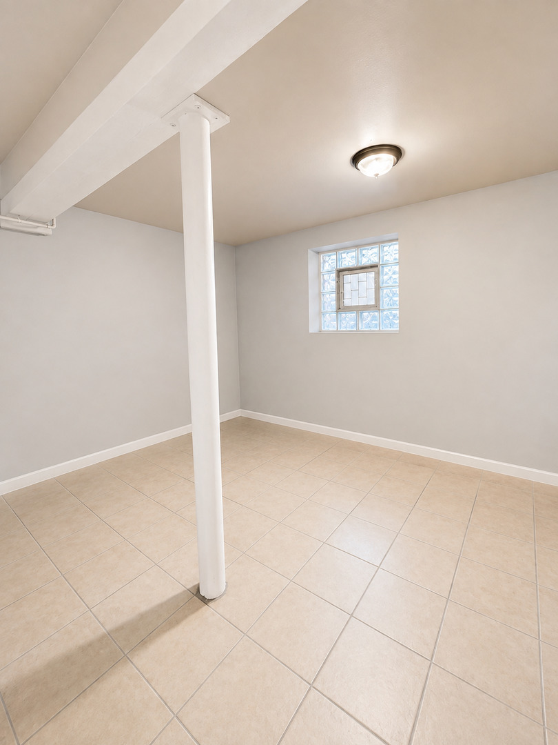 2812 S 48th Court Property Photo 7