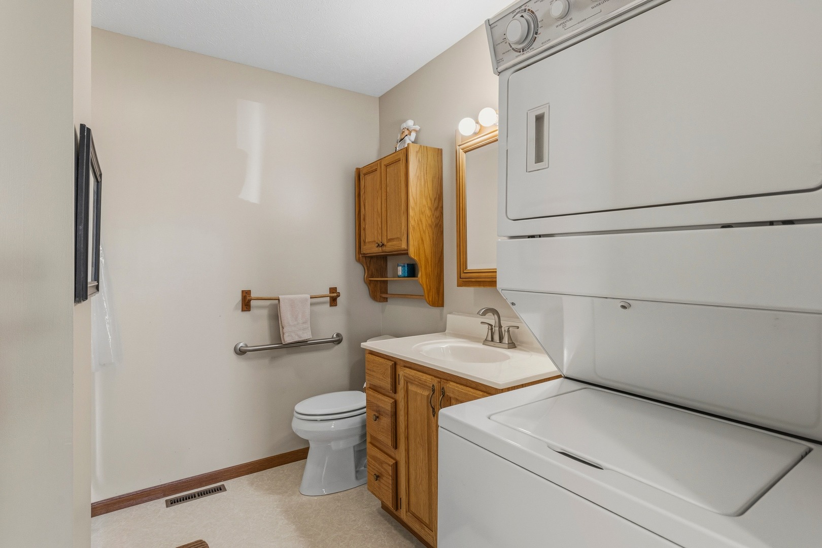 601 S Third Street B Property Photo 15