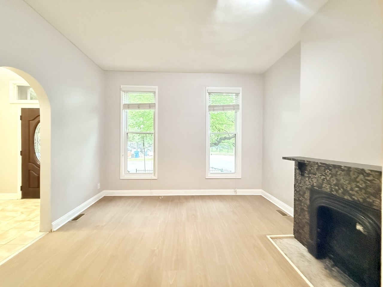 2127 W Bowler Street Property Photo 5