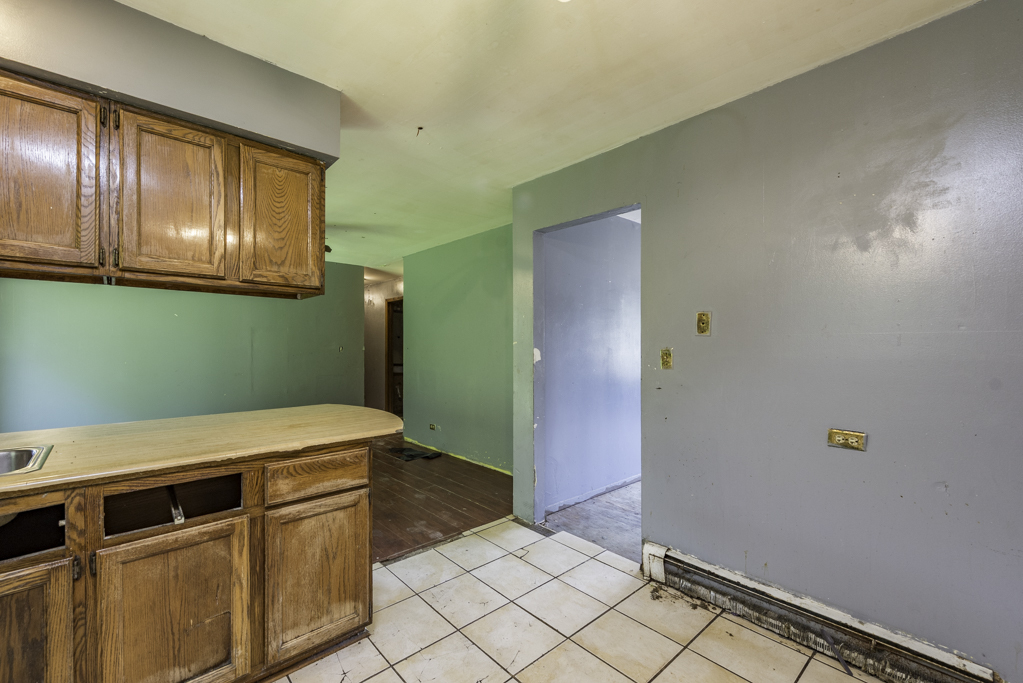 2337 N Sheridan Road Property Photo 12