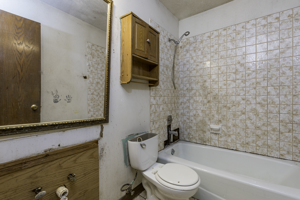 2337 N Sheridan Road Property Photo 15