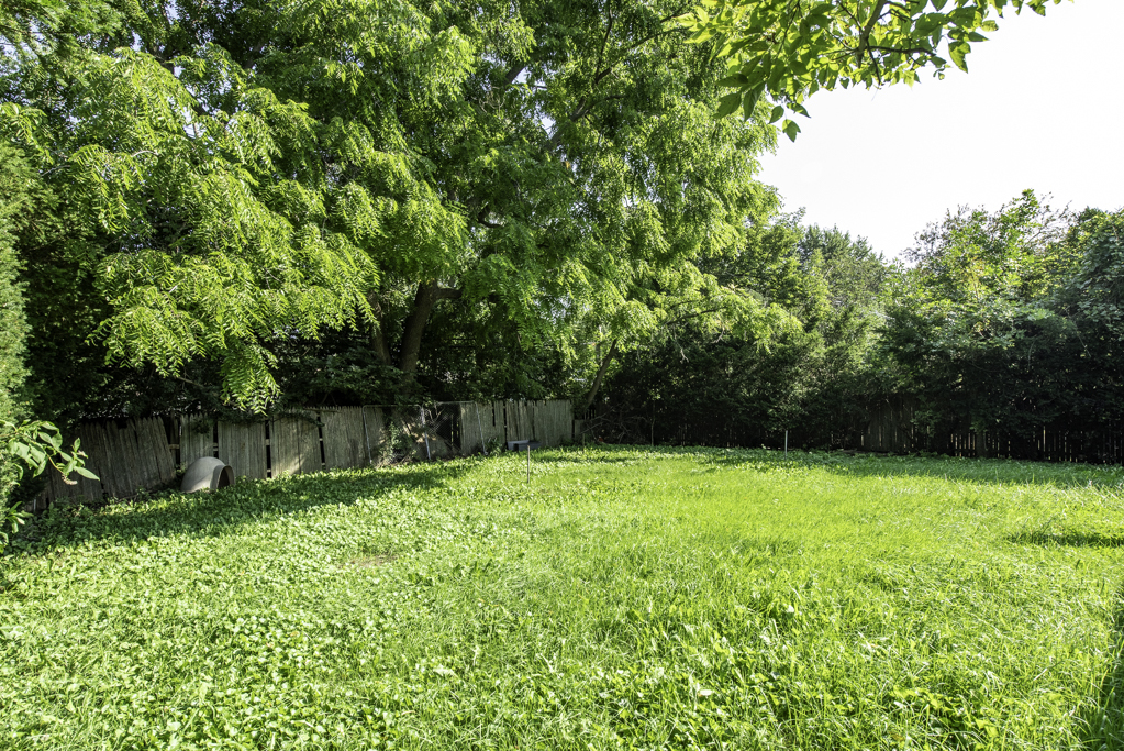 2337 N Sheridan Road Property Photo 17