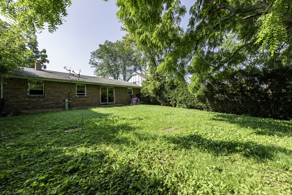 2337 N Sheridan Road Property Photo 20