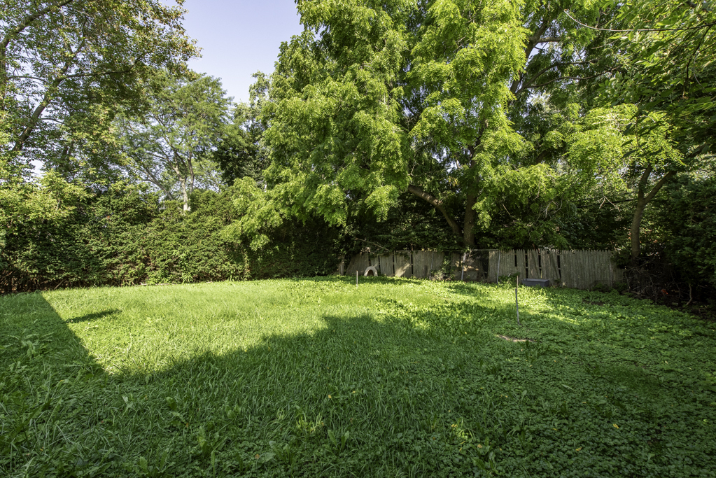 2337 N Sheridan Road Property Photo 21