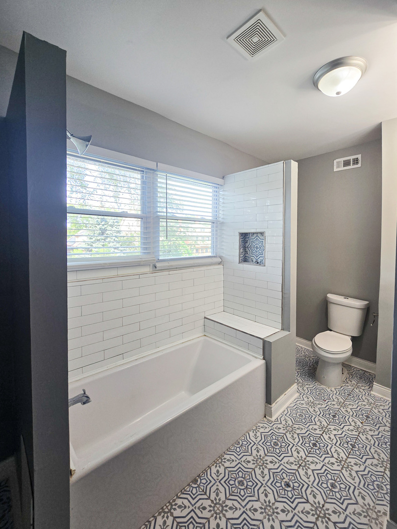 2050 E 73rd Street Property Photo 7