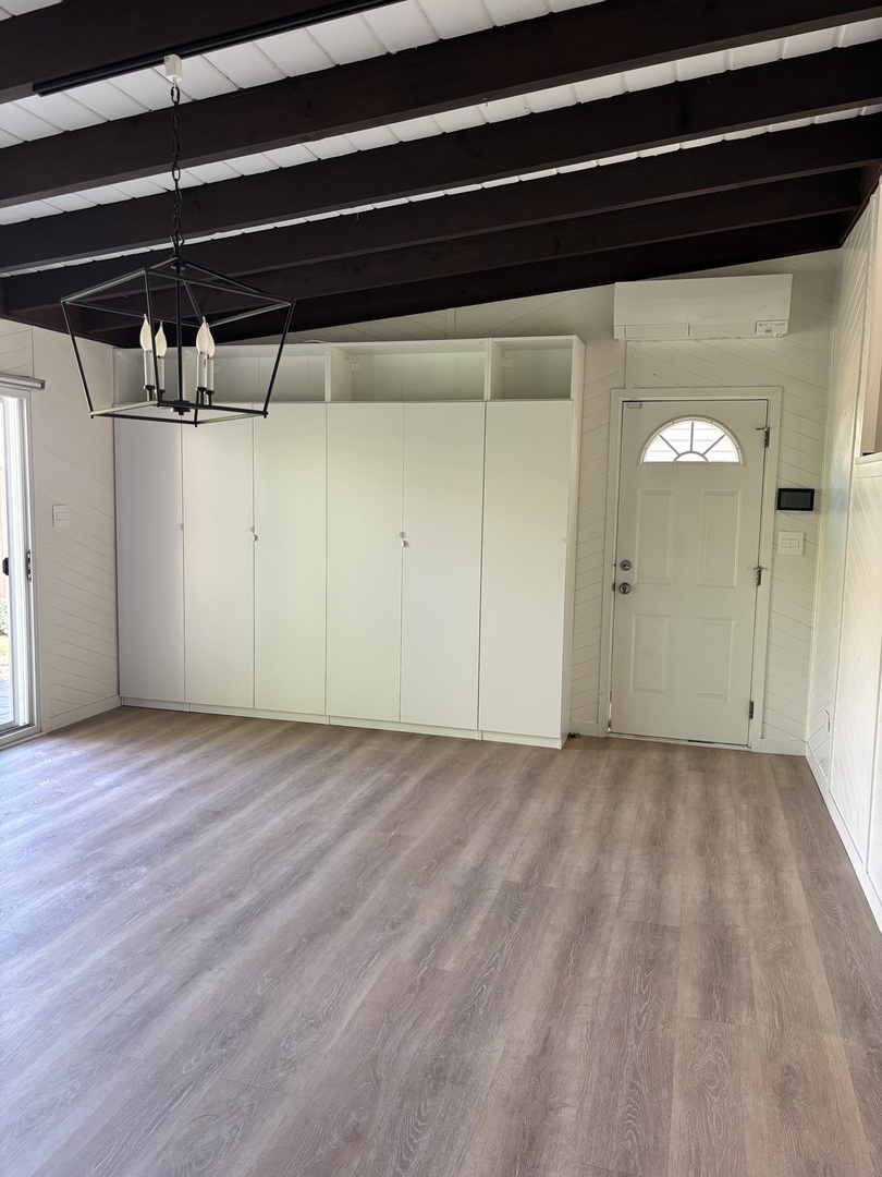 5115 N Mobile Avenue Property Photo 8