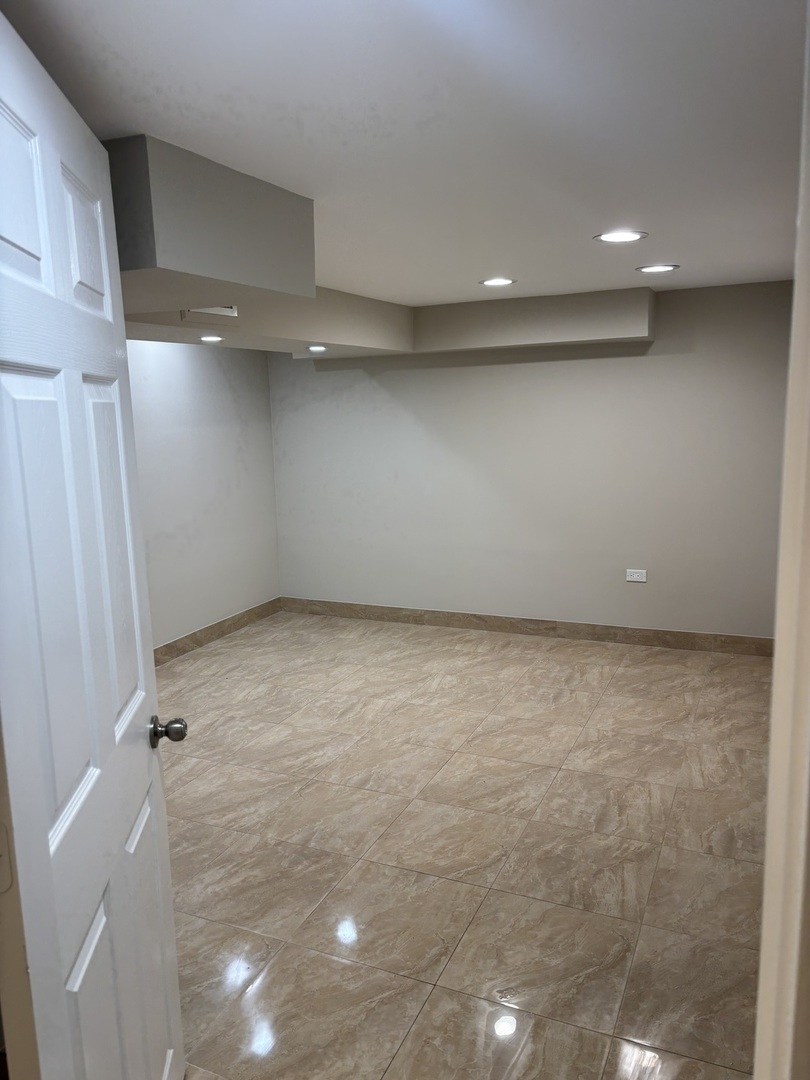 5115 N Mobile Avenue Property Photo 14