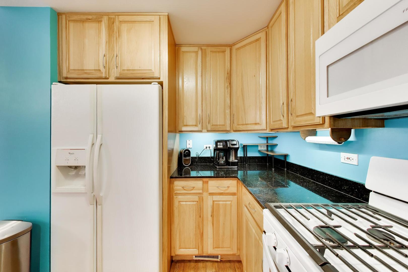2011 W Chase Avenue 2 Property Photo 10