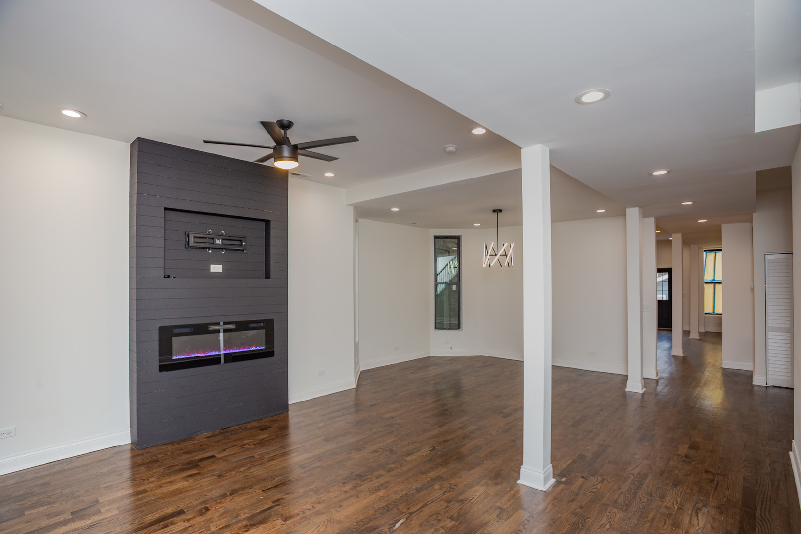6642 S Drexel Avenue Property Photo 3