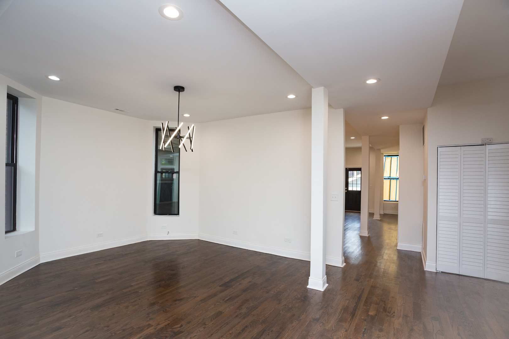 6642 S Drexel Avenue Property Photo 5