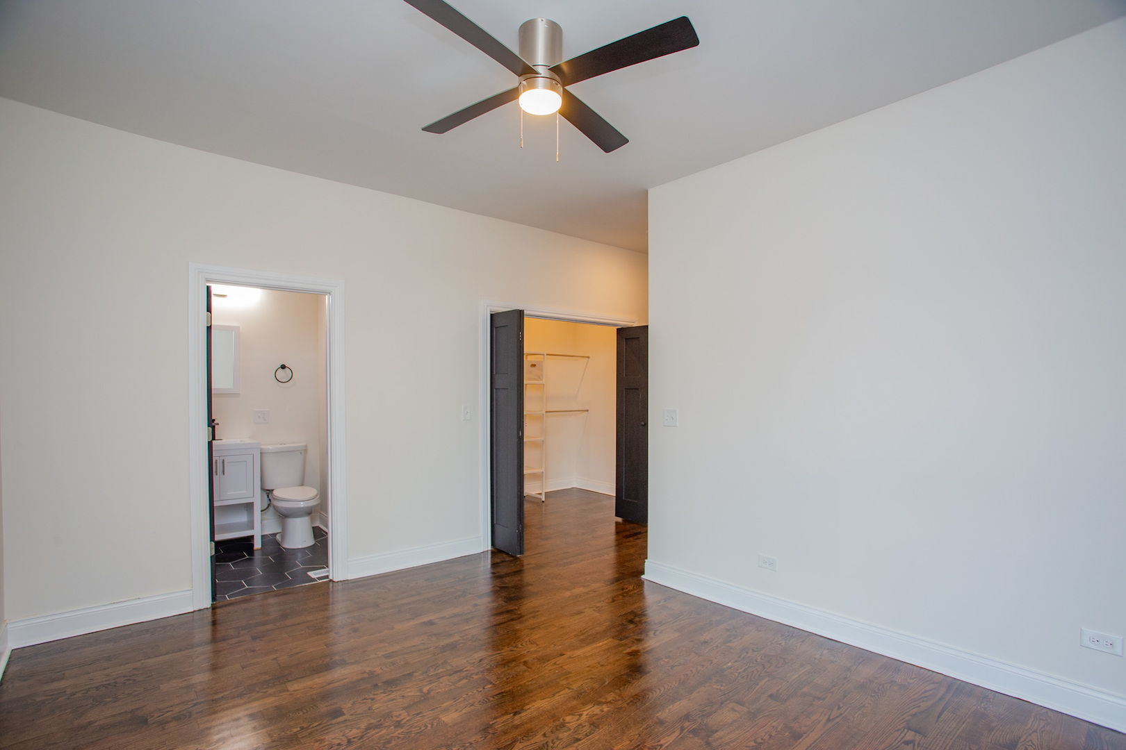 6642 S Drexel Avenue Property Photo 8