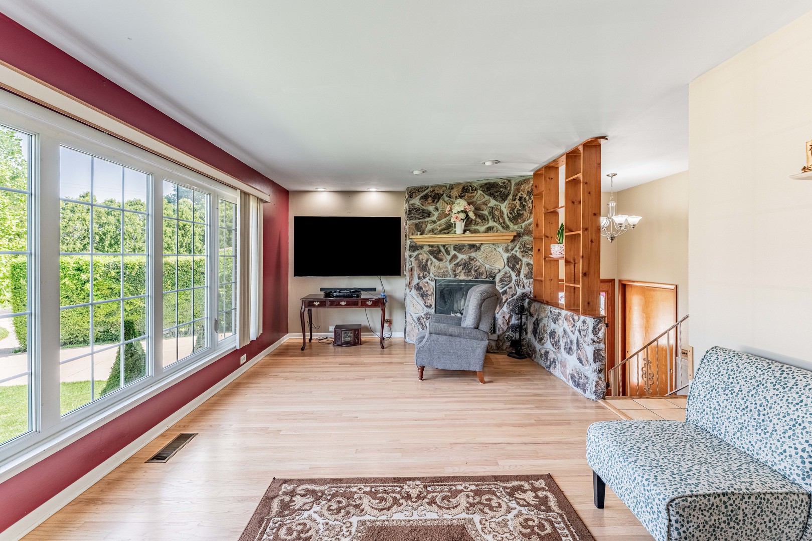 433 E Cherry Hill Drive Property Photo 4