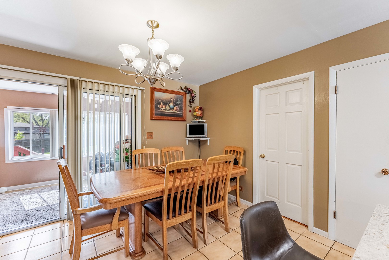 433 E Cherry Hill Drive Property Photo 8