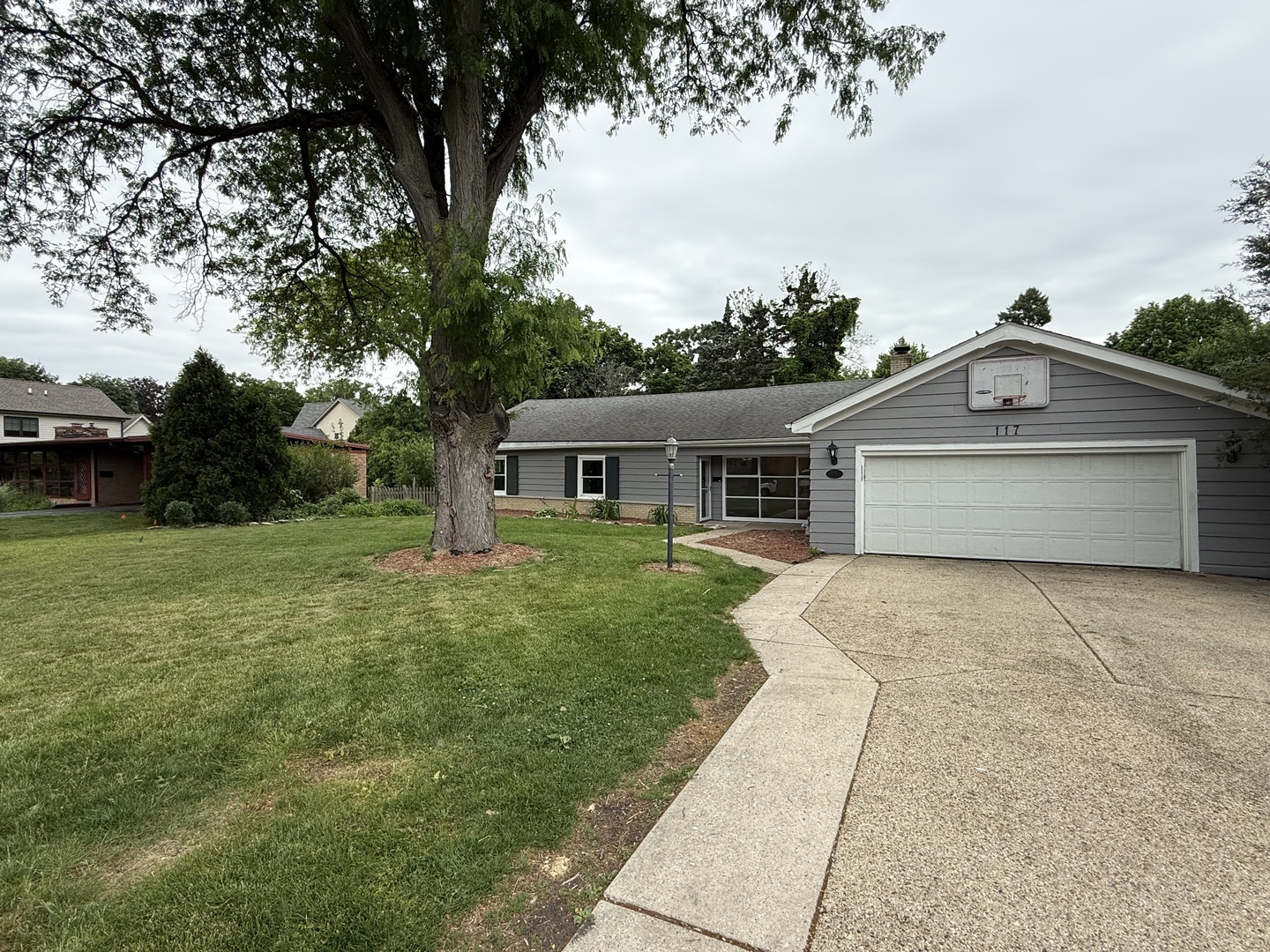 117 E Elm Street Property Photo 1