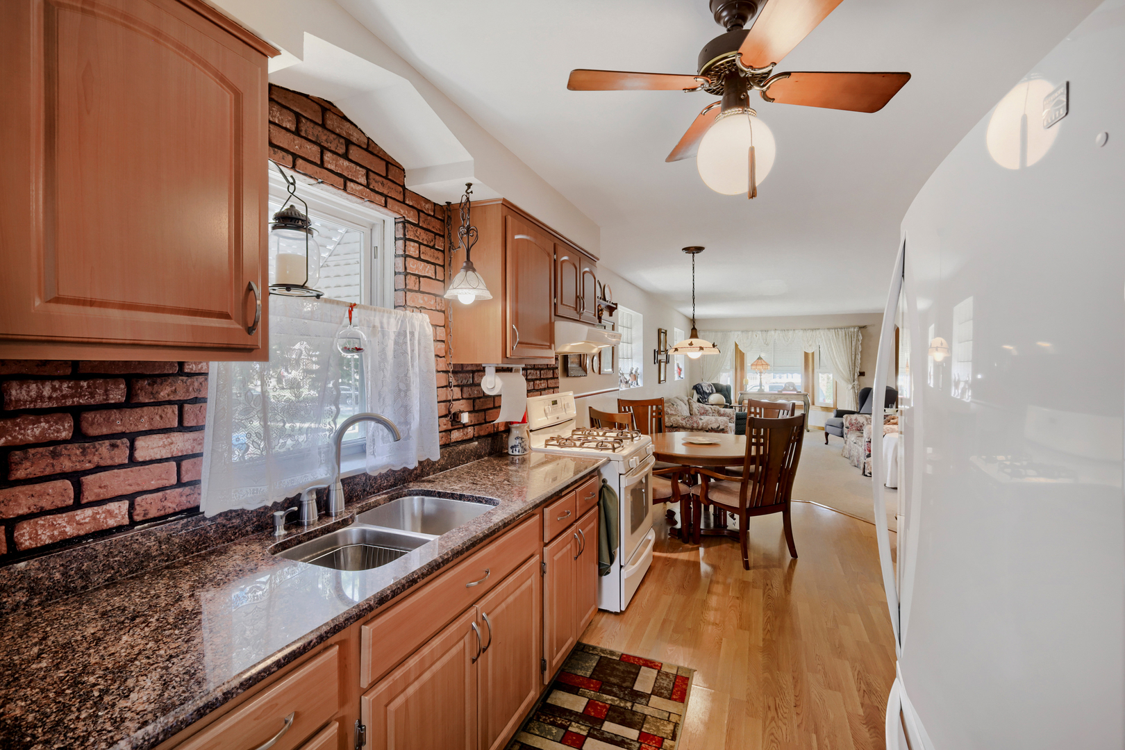 3229 Highland Avenue Property Photo 7