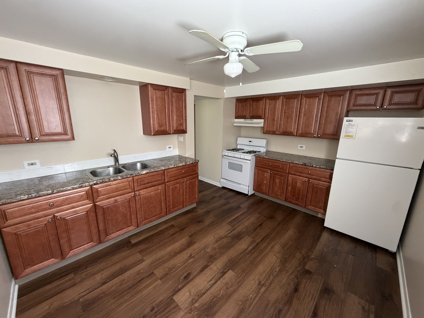 1511 E Roosevelt Road 1 Property Photo 2