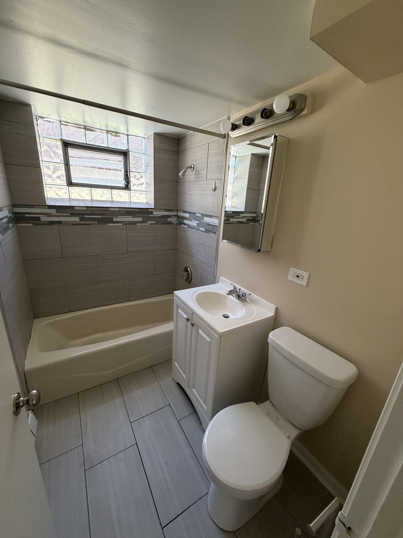 1511 E Roosevelt Road 1 Property Photo 3