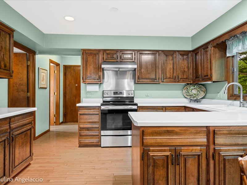 990 Burridge Court Property Photo 7