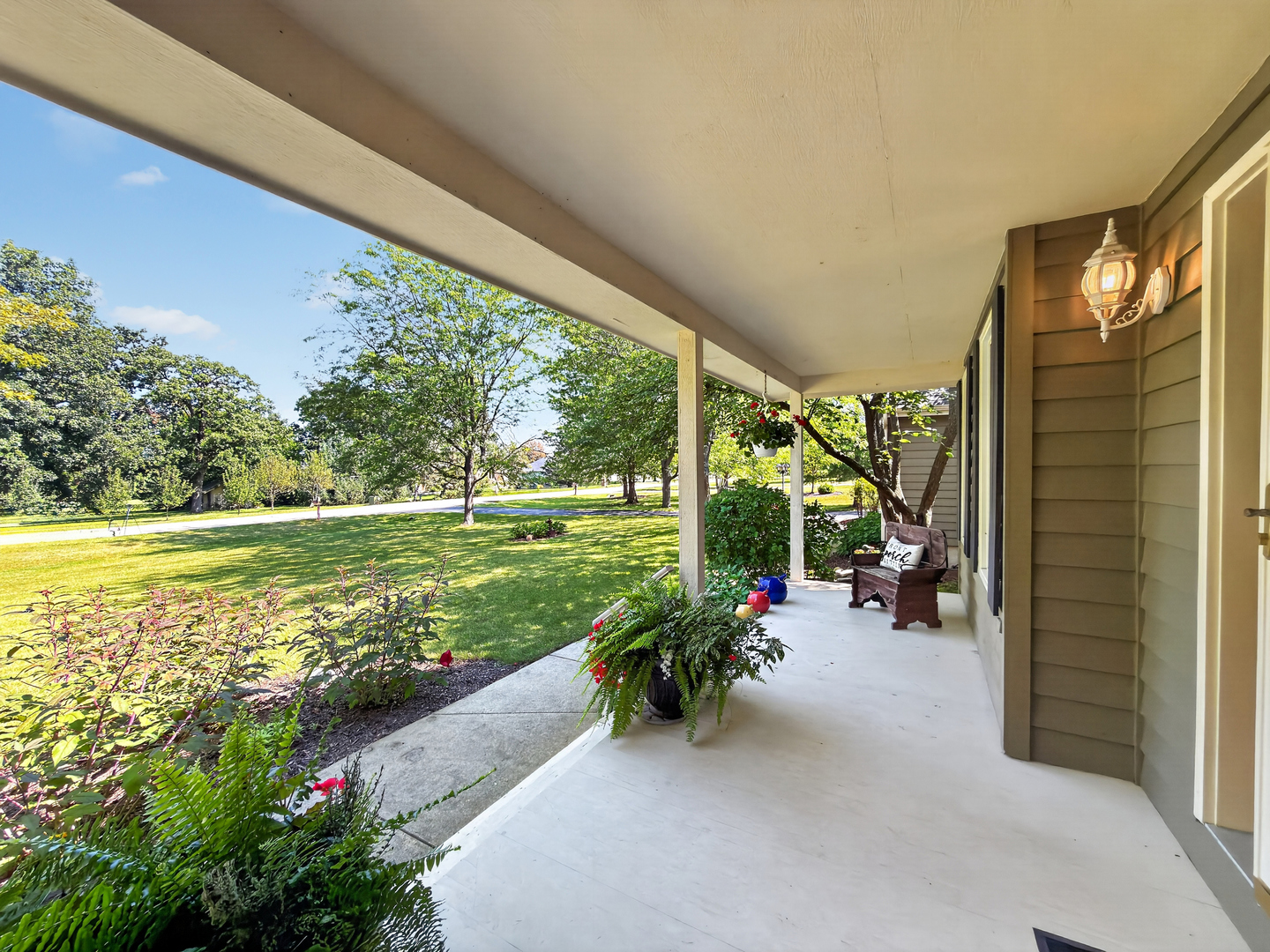 10303 E Hickory Ridge Drive Property Photo 4