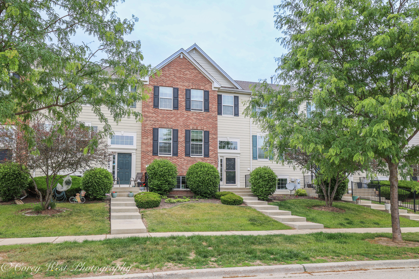 4062 Pompton Avenue Property Photo 3