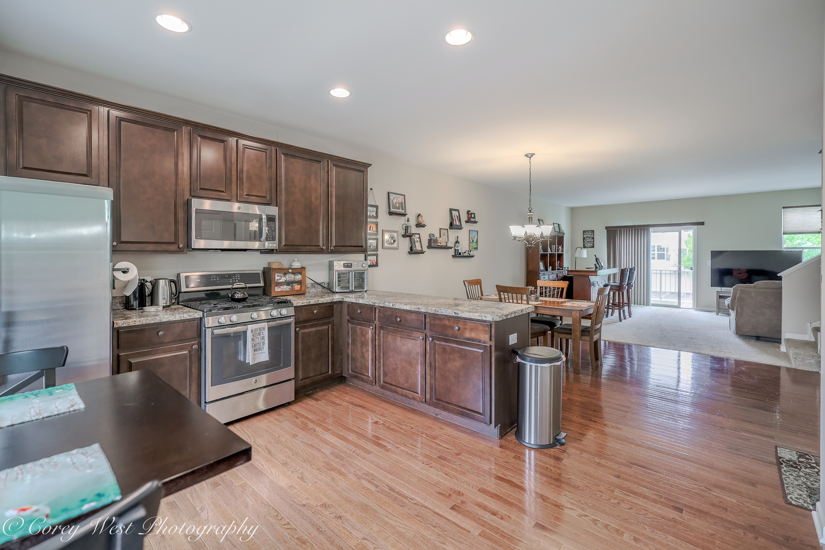 4062 Pompton Avenue Property Photo 11